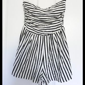 Striped Romper 🤍🖤🤍🖤